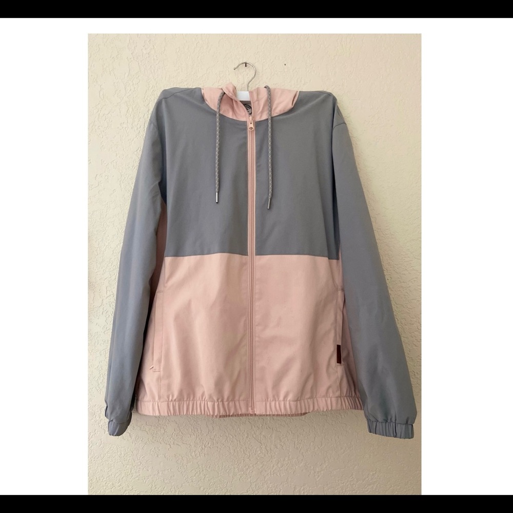 Voyager hooded rain jacket